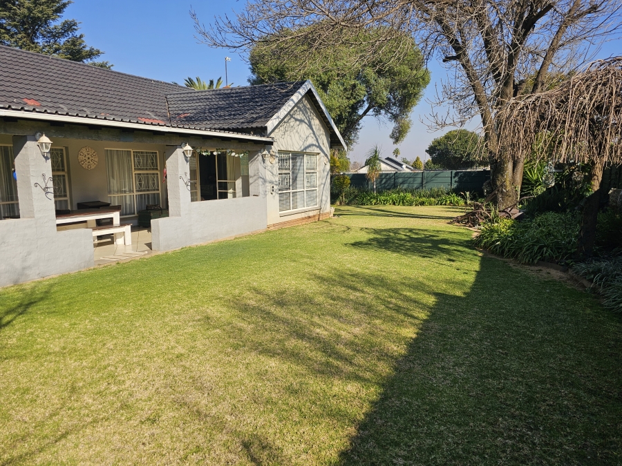 4 Bedroom Property for Sale in Brackenhurst Gauteng