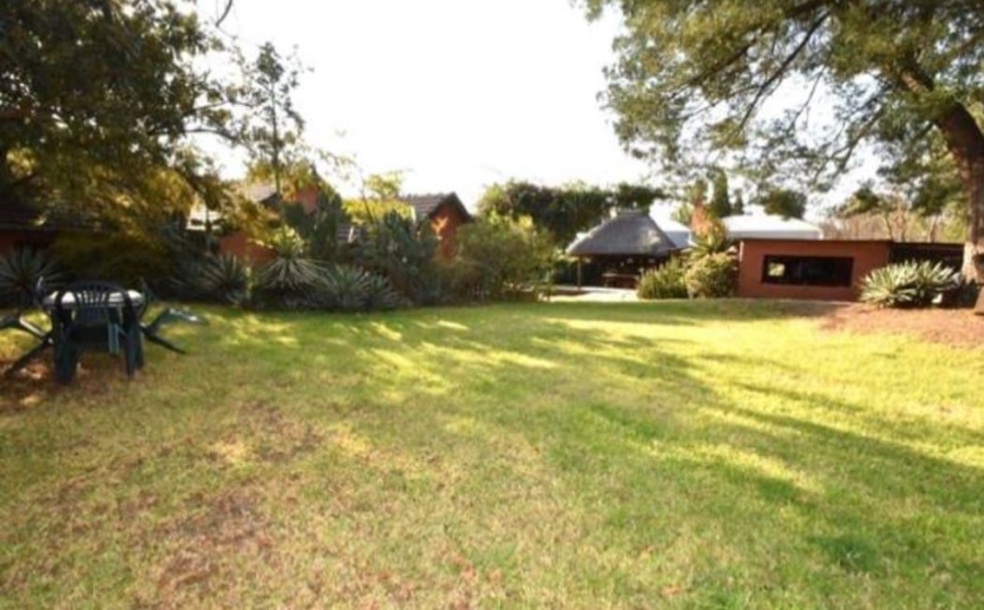 To Let 1 Bedroom Property for Rent in Fontainebleau Gauteng