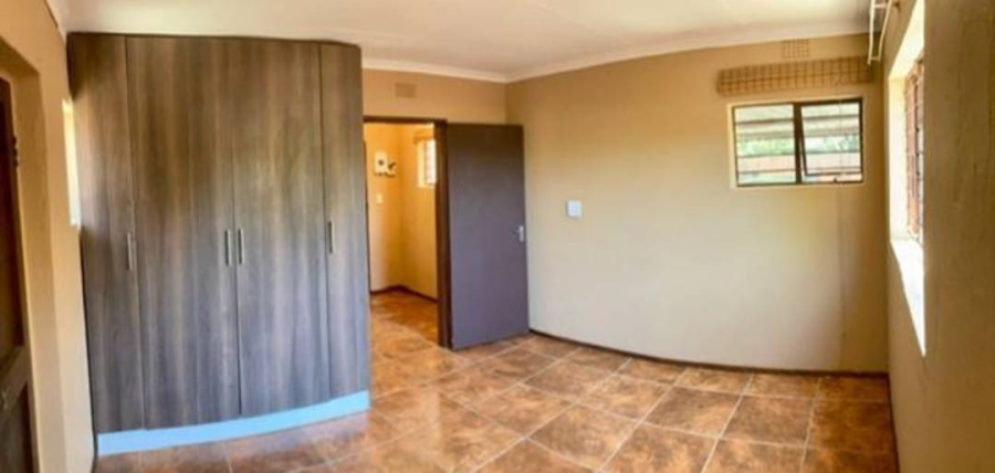 To Let 1 Bedroom Property for Rent in Fontainebleau Gauteng