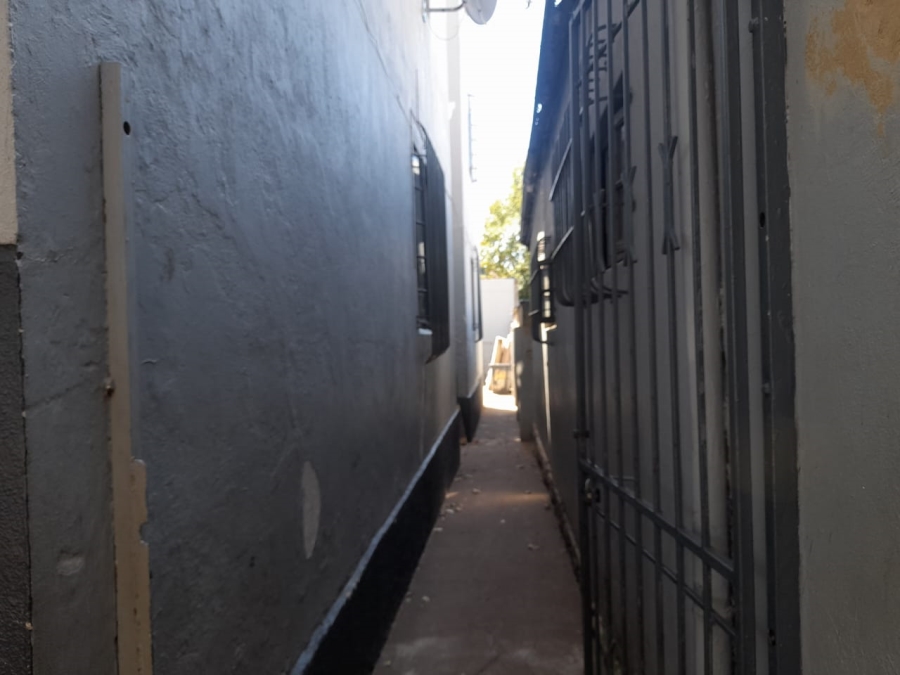 14 Bedroom Property for Sale in Bellevue East Gauteng