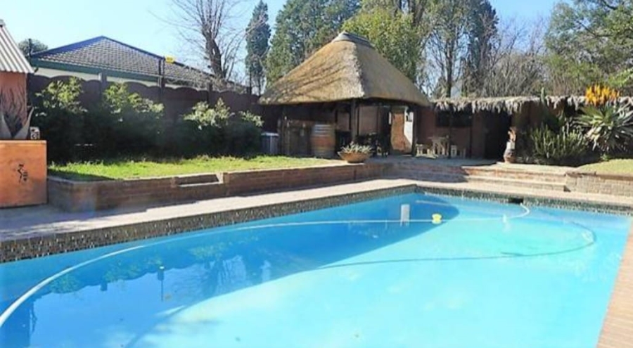 To Let 1 Bedroom Property for Rent in Fontainebleau Gauteng