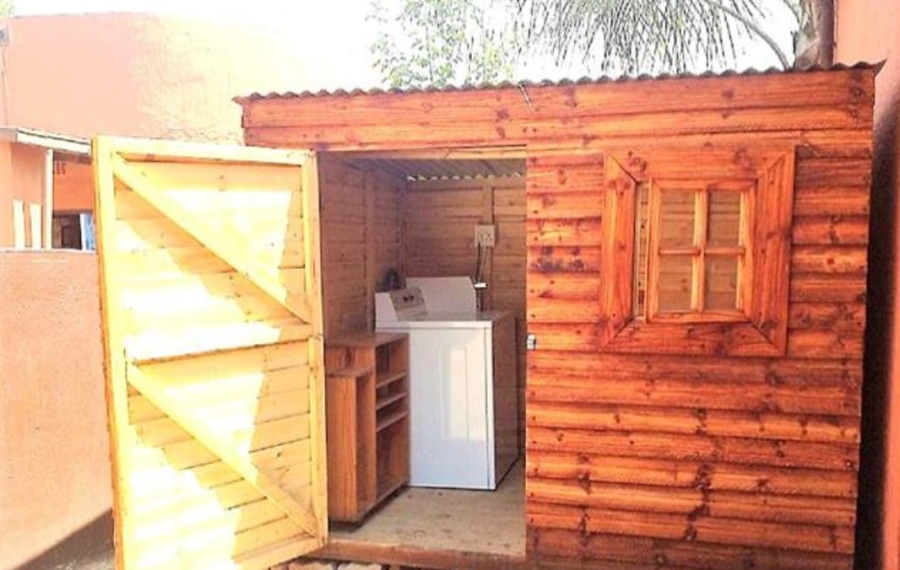 To Let 1 Bedroom Property for Rent in Fontainebleau Gauteng