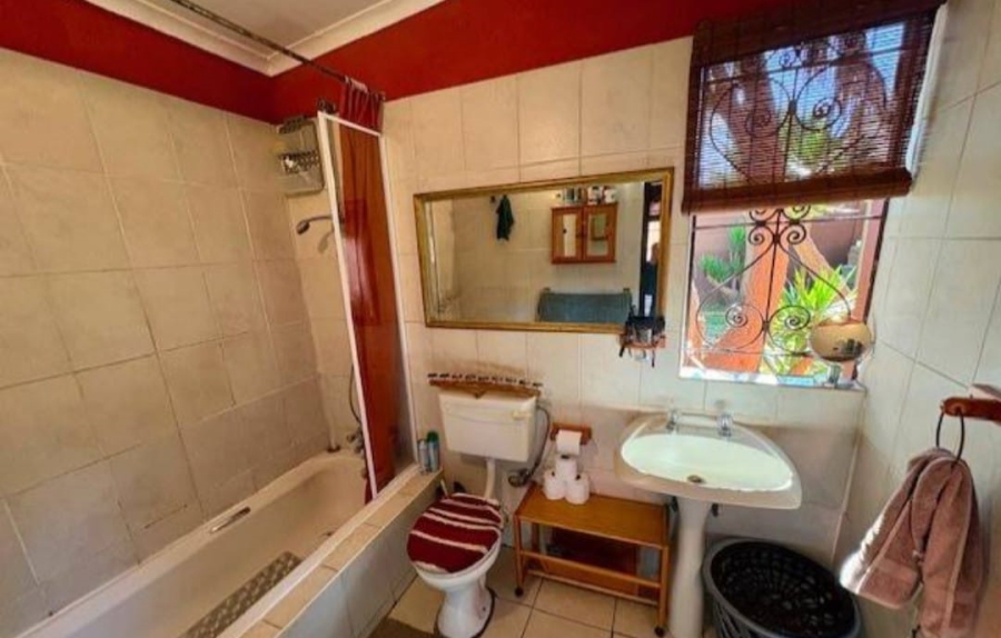 To Let 1 Bedroom Property for Rent in Fontainebleau Gauteng