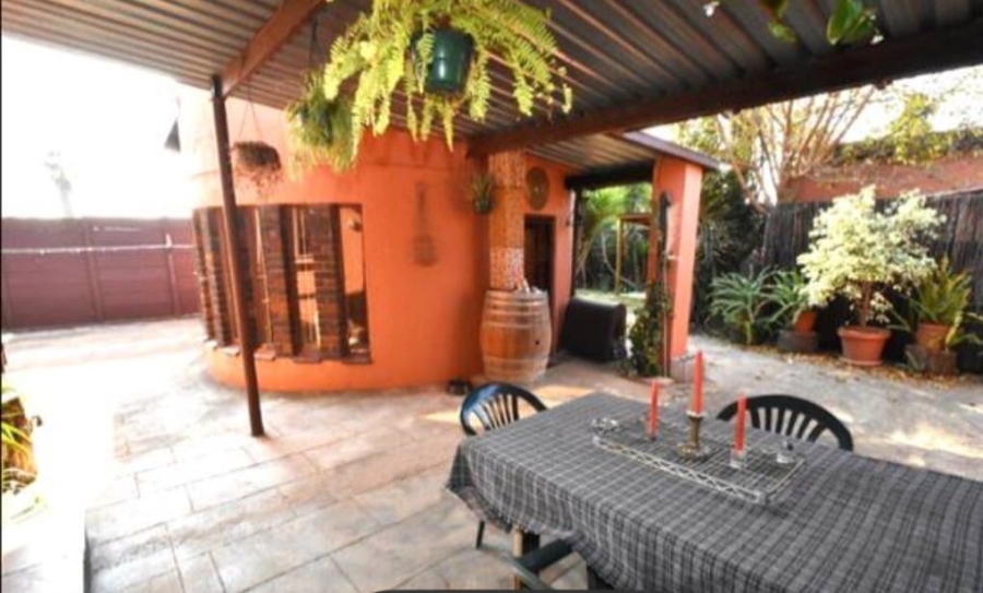 To Let 1 Bedroom Property for Rent in Fontainebleau Gauteng