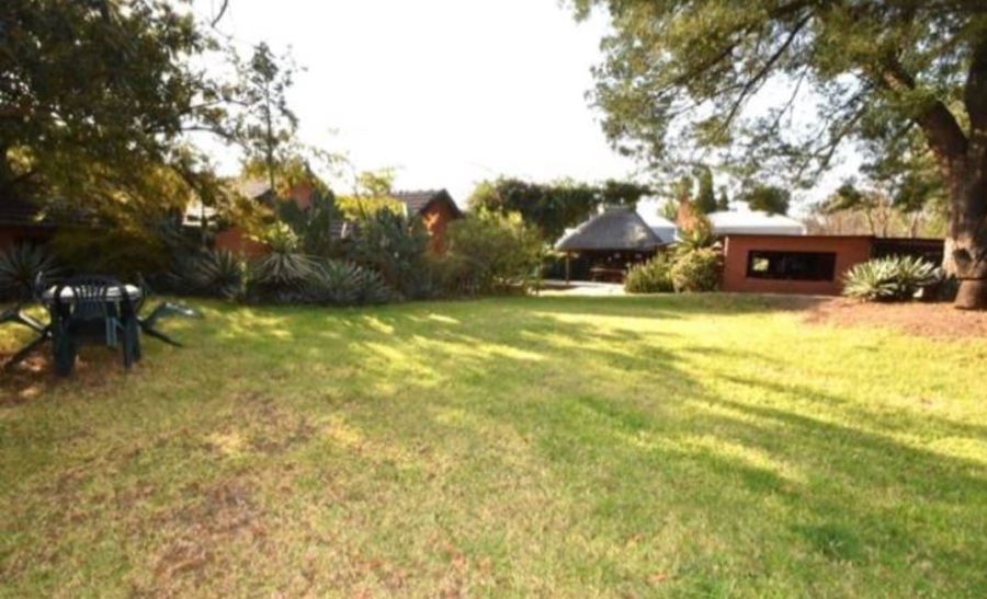 To Let 1 Bedroom Property for Rent in Fontainebleau Gauteng
