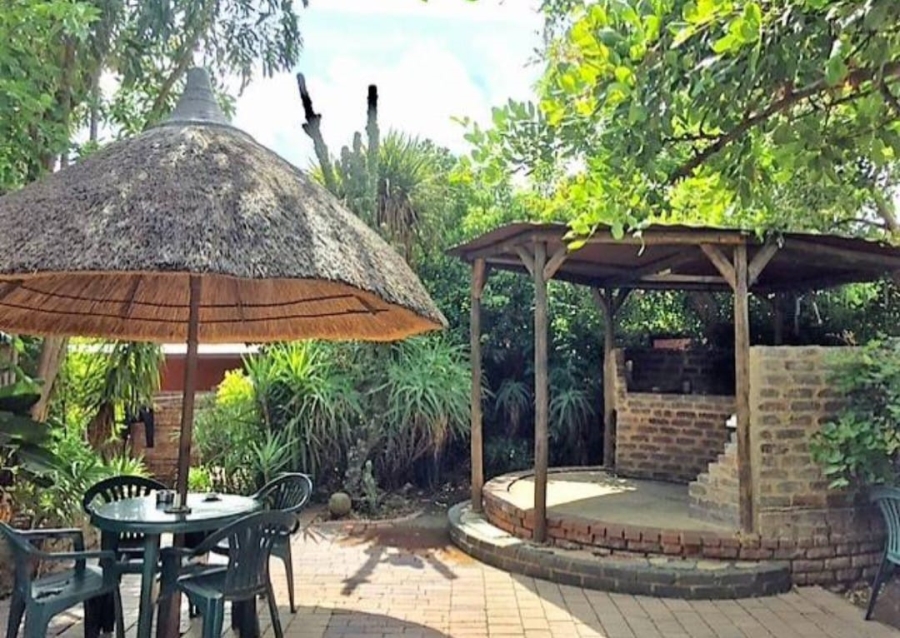 To Let 1 Bedroom Property for Rent in Fontainebleau Gauteng