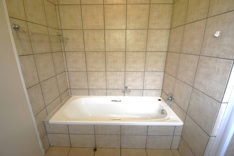 To Let 2 Bedroom Property for Rent in Bryanston Gauteng