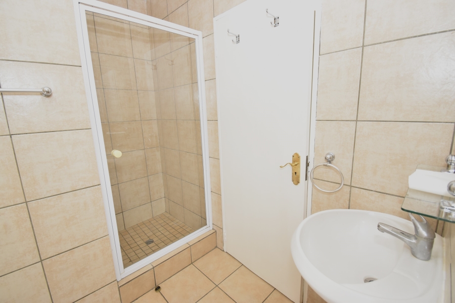 To Let 2 Bedroom Property for Rent in Bryanston Gauteng
