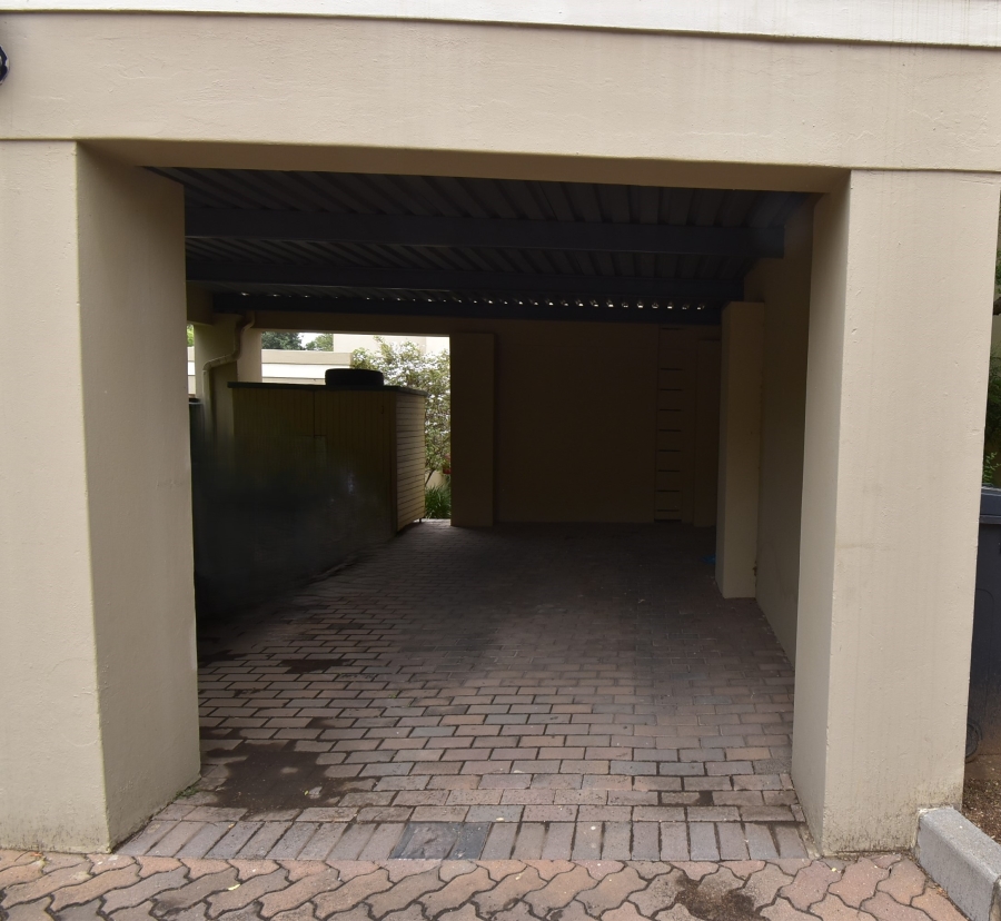 To Let 2 Bedroom Property for Rent in Bryanston Gauteng