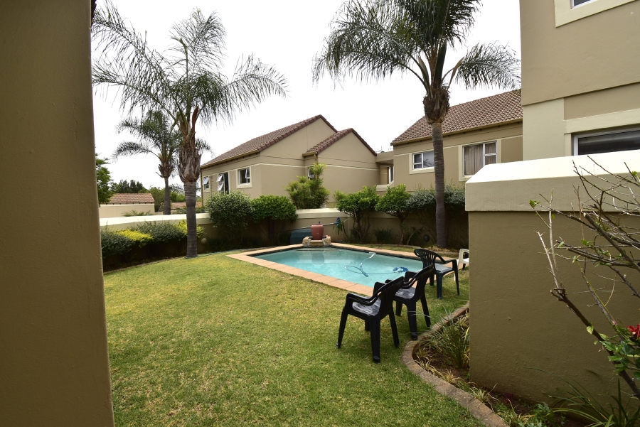 To Let 2 Bedroom Property for Rent in Bryanston Gauteng