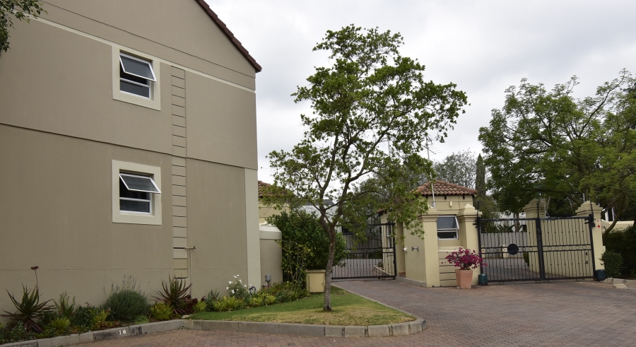 To Let 2 Bedroom Property for Rent in Bryanston Gauteng