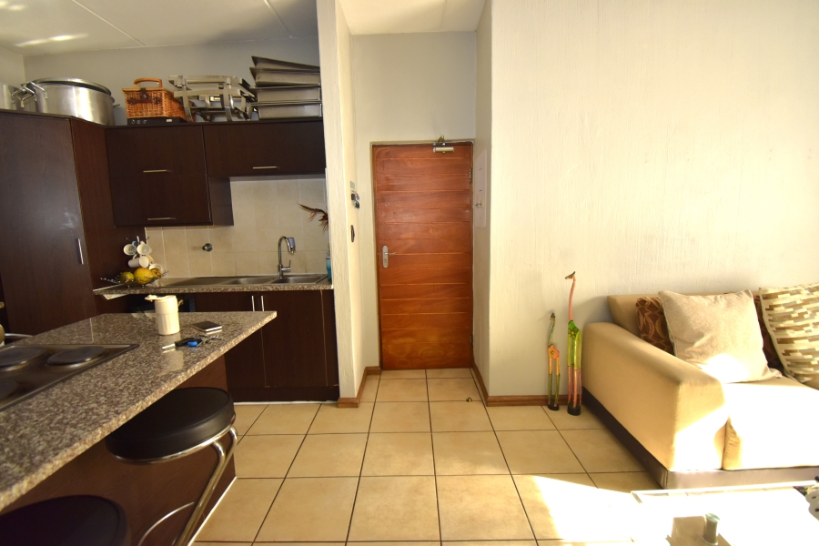 To Let 2 Bedroom Property for Rent in Rosebank Gauteng