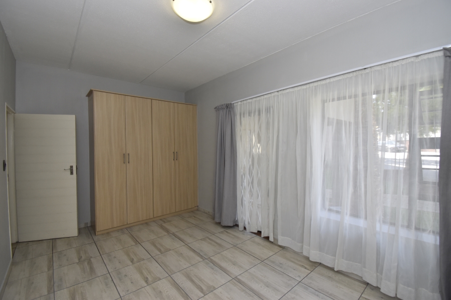 To Let 2 Bedroom Property for Rent in Rosebank Gauteng