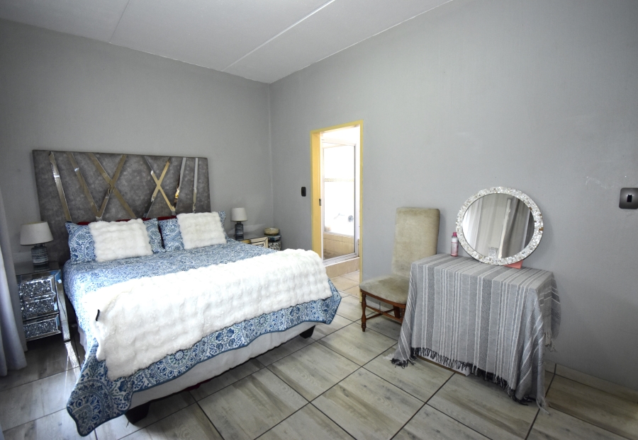To Let 2 Bedroom Property for Rent in Rosebank Gauteng