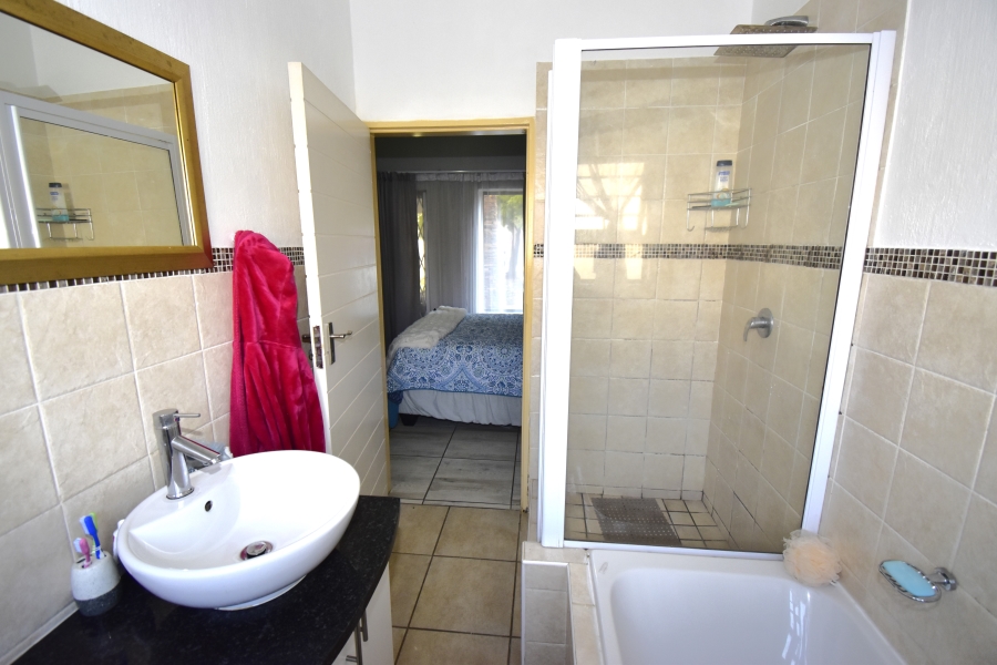 To Let 2 Bedroom Property for Rent in Rosebank Gauteng