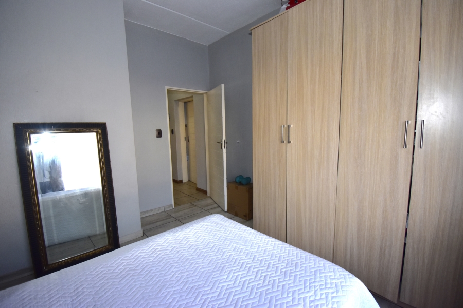 To Let 2 Bedroom Property for Rent in Rosebank Gauteng