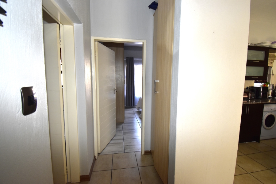 To Let 2 Bedroom Property for Rent in Rosebank Gauteng
