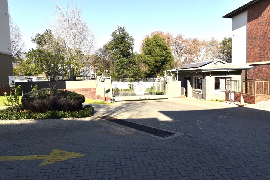 To Let 2 Bedroom Property for Rent in Rosebank Gauteng