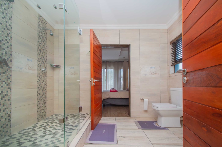 To Let 5 Bedroom Property for Rent in Randpark Ridge Gauteng
