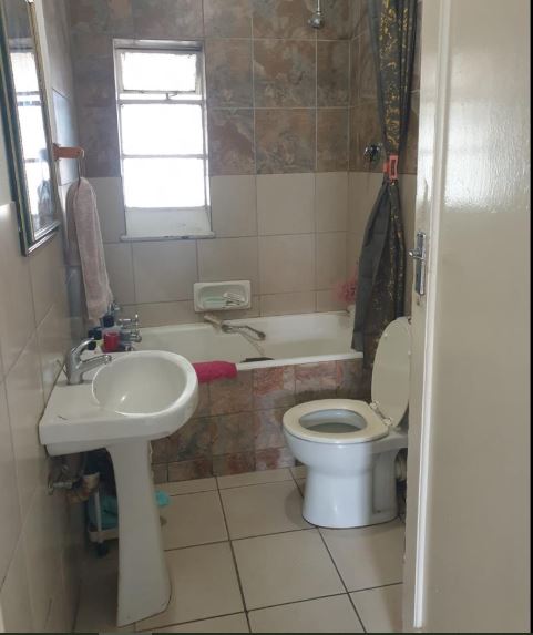 2 Bedroom Property for Sale in South Hills Gauteng