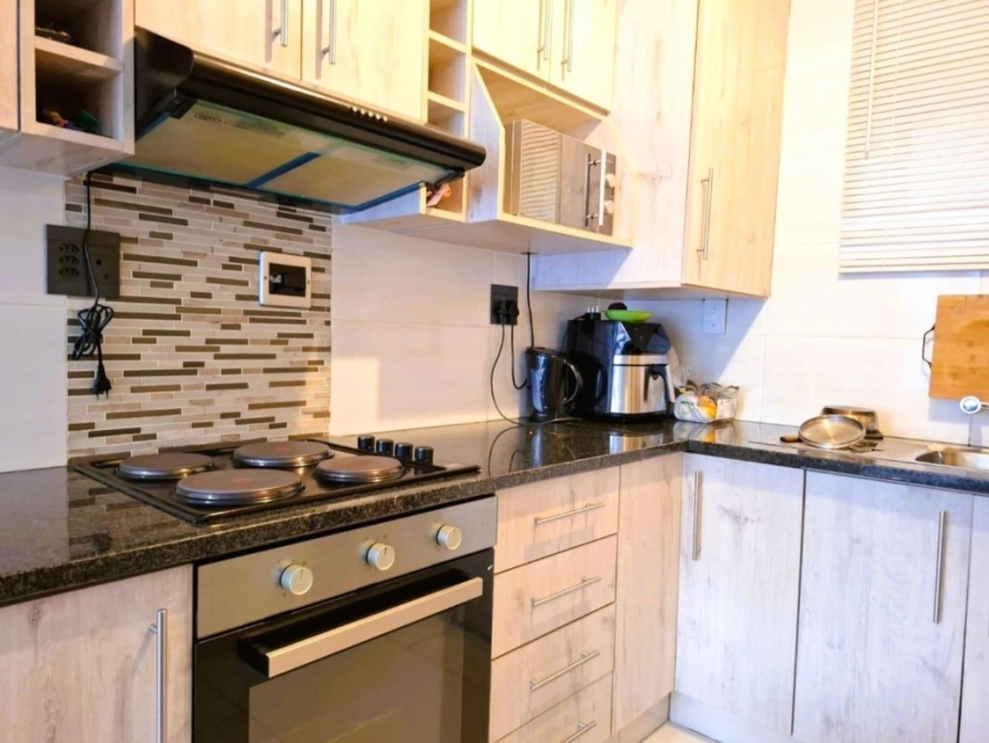 2 Bedroom Property for Sale in Meredale Gauteng