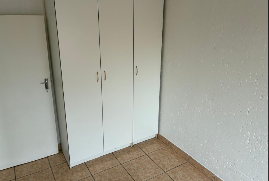 2 Bedroom Property for Sale in Meredale Gauteng