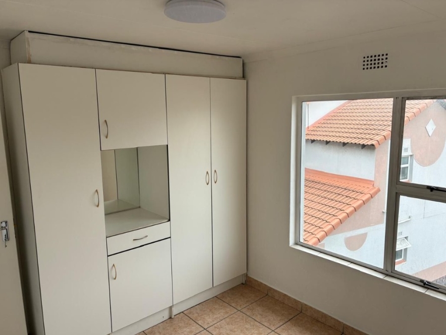 2 Bedroom Property for Sale in Meredale Gauteng