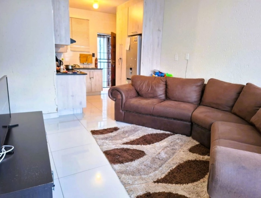 2 Bedroom Property for Sale in Meredale Gauteng