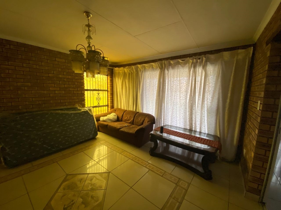 4 Bedroom Property for Sale in Bedworth Park Gauteng