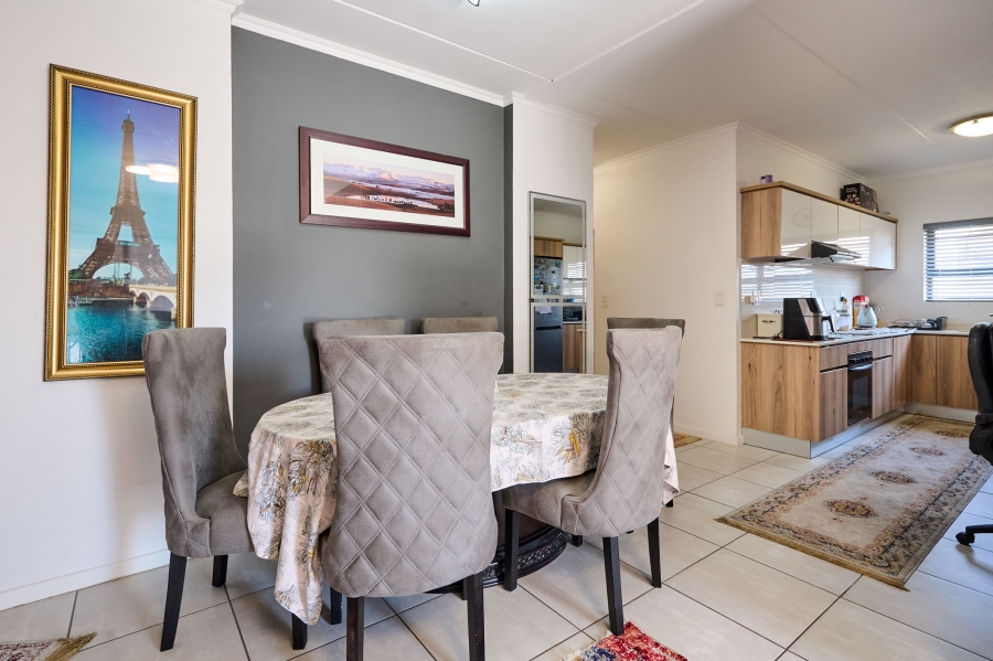 3 Bedroom Property for Sale in Crowthorne AH Gauteng