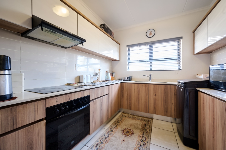 3 Bedroom Property for Sale in Crowthorne AH Gauteng