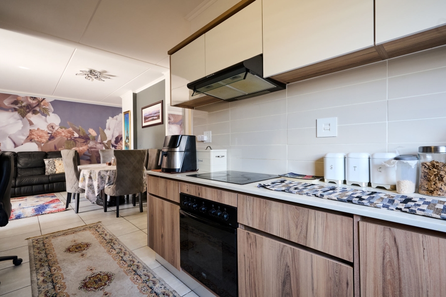3 Bedroom Property for Sale in Crowthorne AH Gauteng