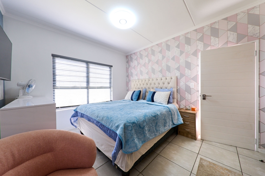 3 Bedroom Property for Sale in Crowthorne AH Gauteng