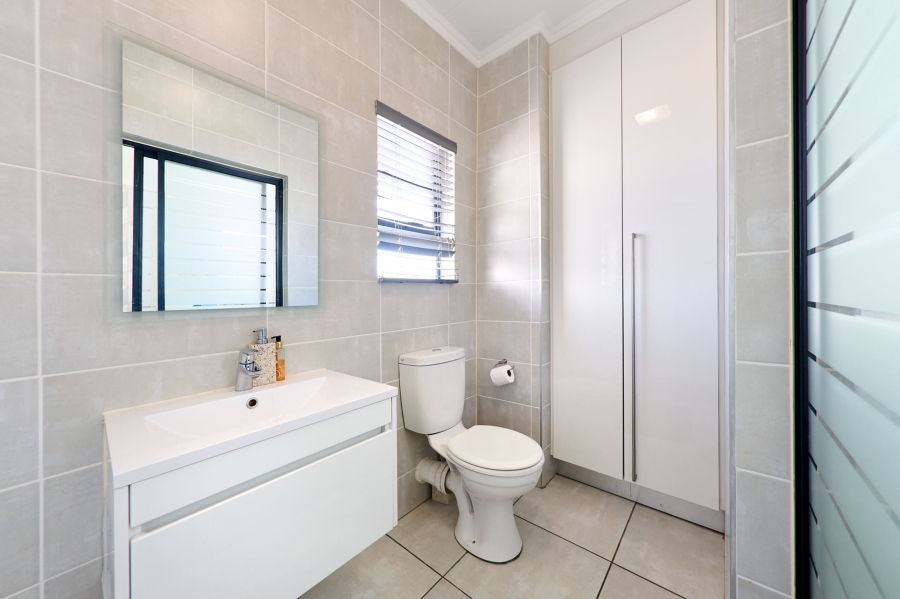 3 Bedroom Property for Sale in Crowthorne AH Gauteng