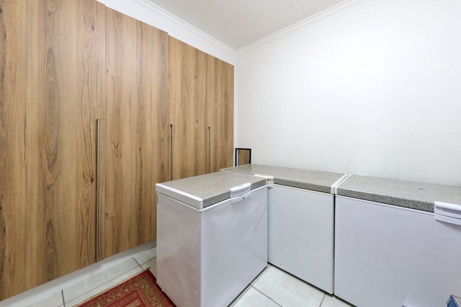 3 Bedroom Property for Sale in Crowthorne AH Gauteng