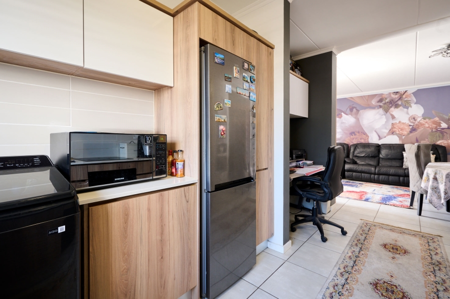 3 Bedroom Property for Sale in Crowthorne AH Gauteng