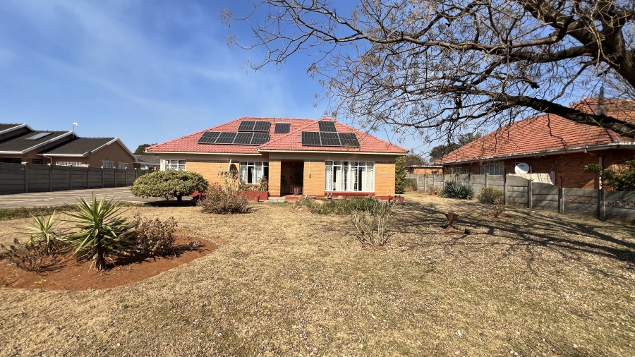 3 Bedroom Property for Sale in Westonaria Gauteng