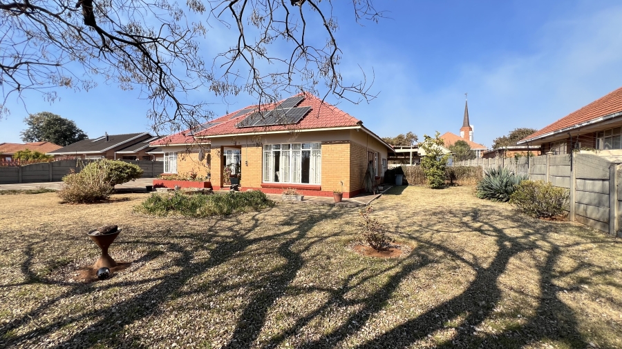 3 Bedroom Property for Sale in Westonaria Gauteng