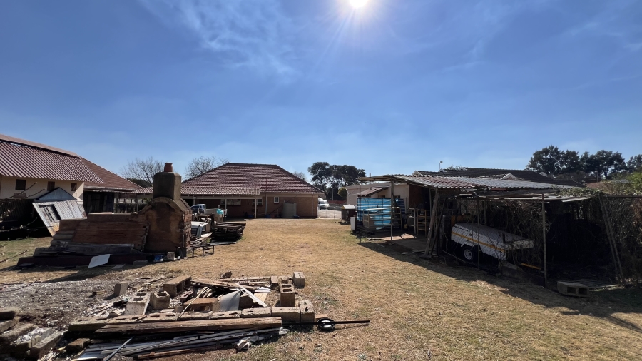 3 Bedroom Property for Sale in Westonaria Gauteng