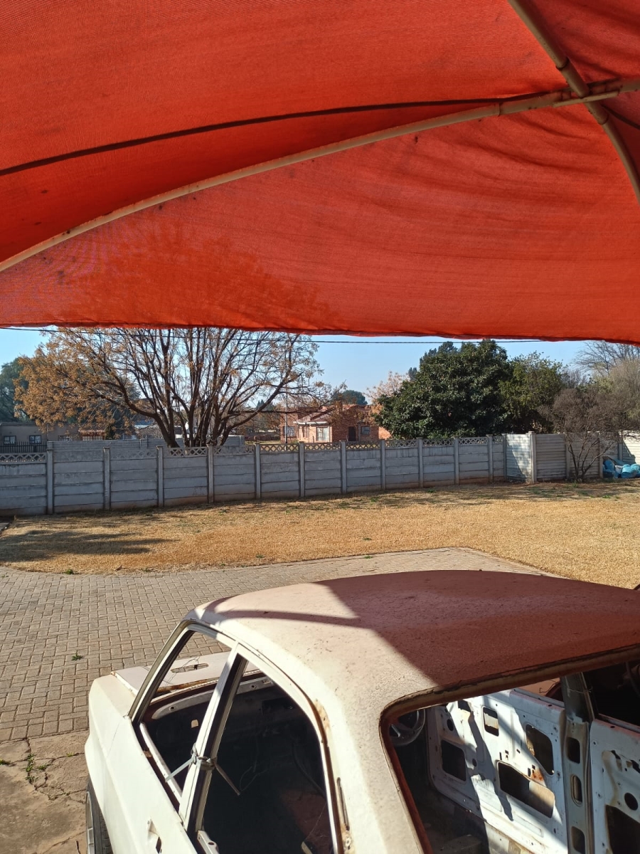 8 Bedroom Property for Sale in Daleside Gauteng