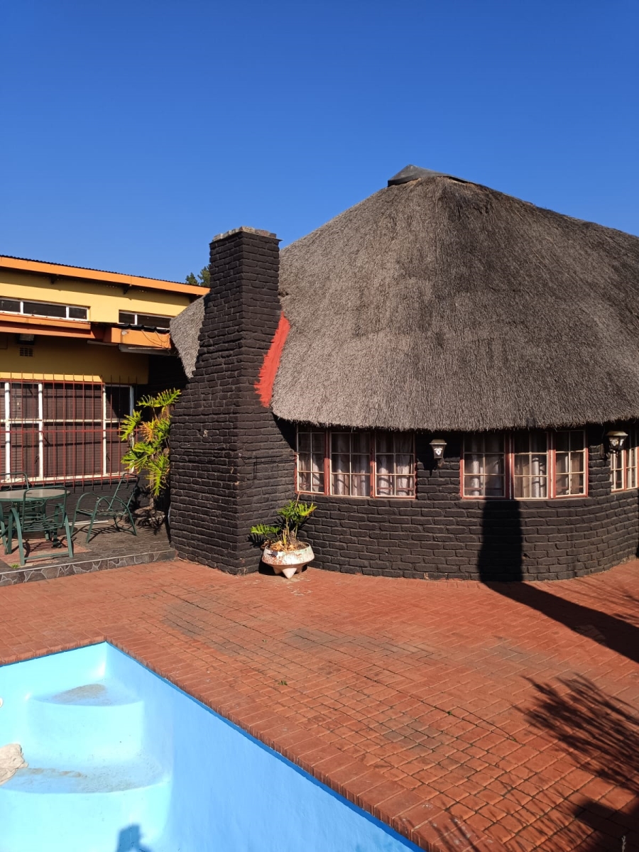 8 Bedroom Property for Sale in Daleside Gauteng