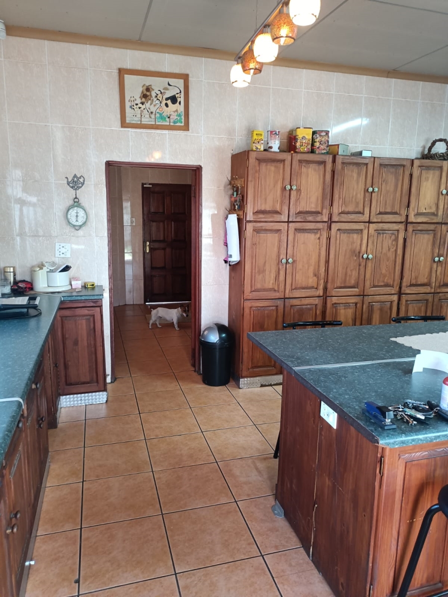 8 Bedroom Property for Sale in Daleside Gauteng