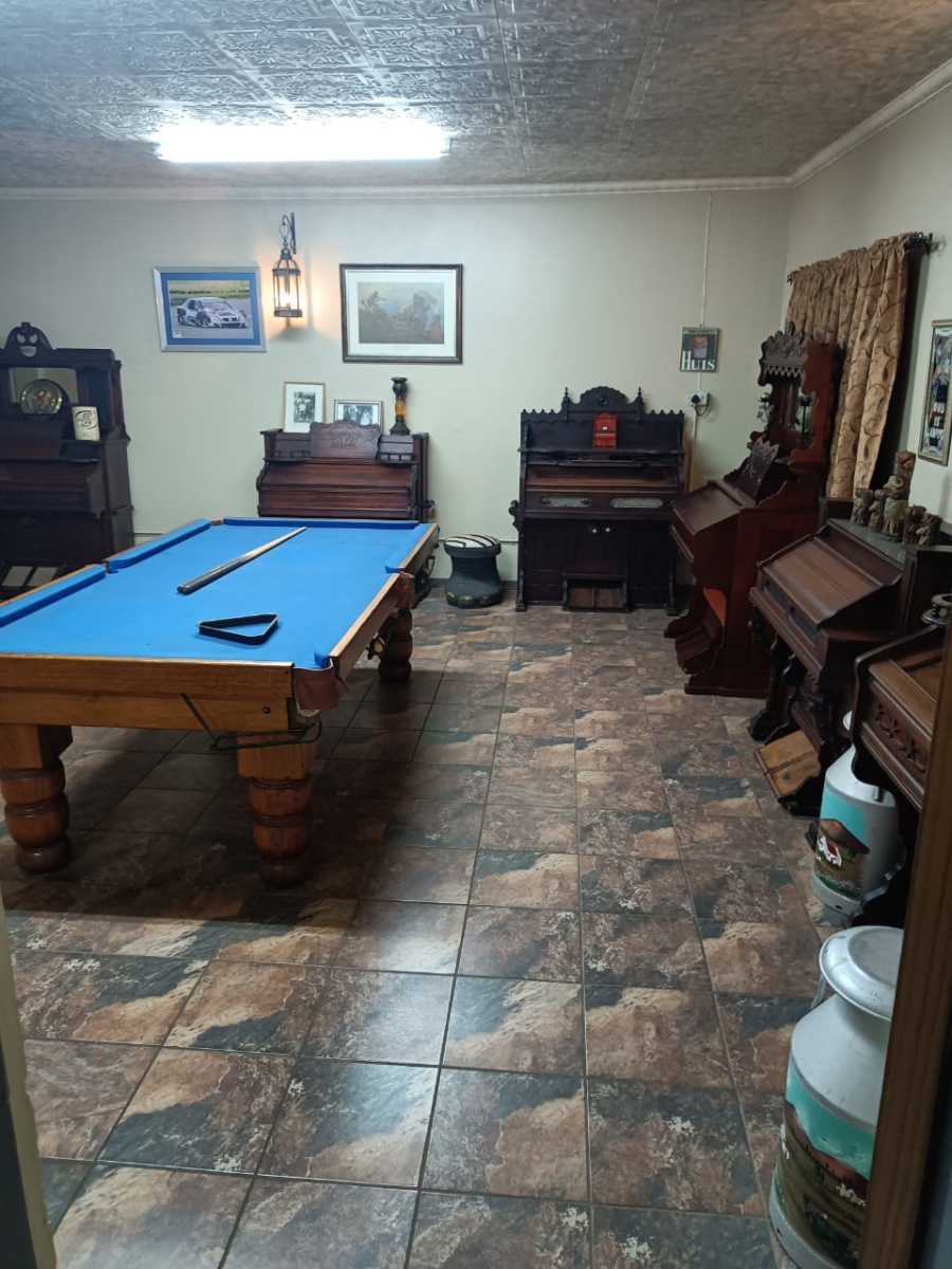 8 Bedroom Property for Sale in Daleside Gauteng