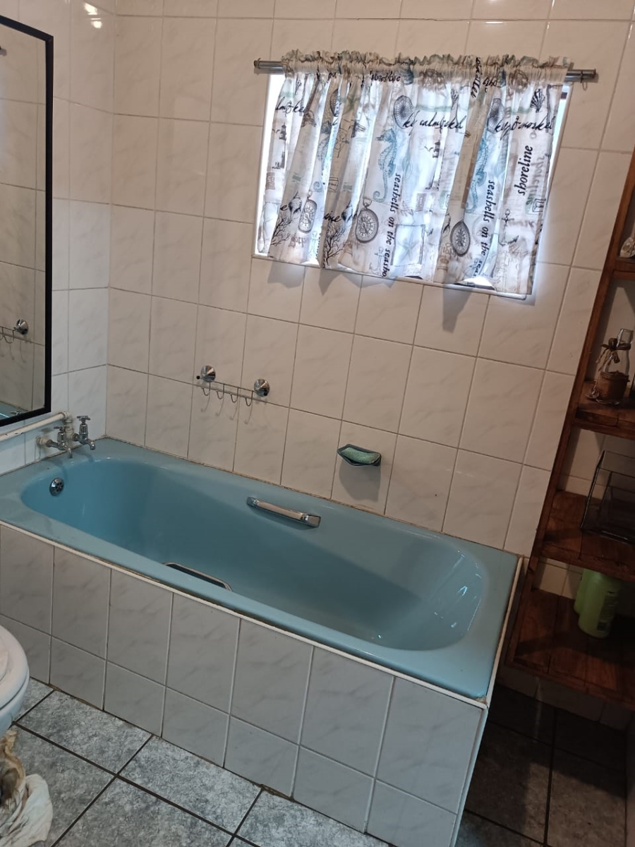 8 Bedroom Property for Sale in Daleside Gauteng