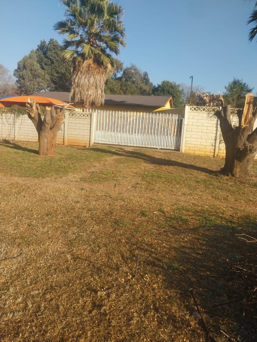 8 Bedroom Property for Sale in Daleside Gauteng