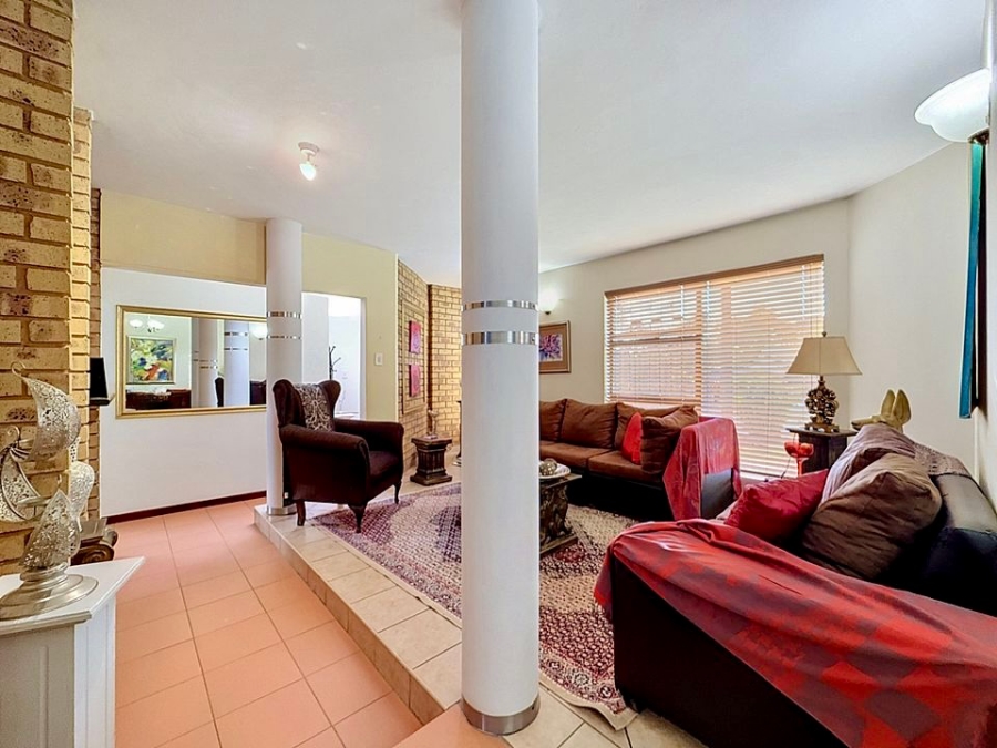 4 Bedroom Property for Sale in Erasmuskloof Gauteng