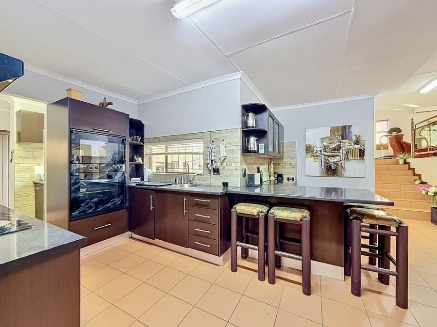 4 Bedroom Property for Sale in Erasmuskloof Gauteng
