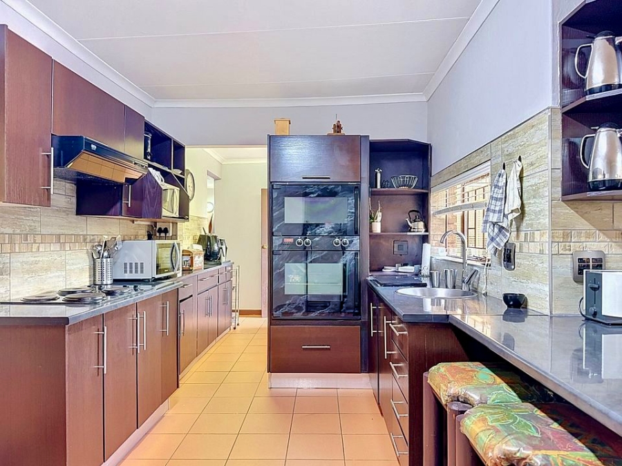 4 Bedroom Property for Sale in Erasmuskloof Gauteng