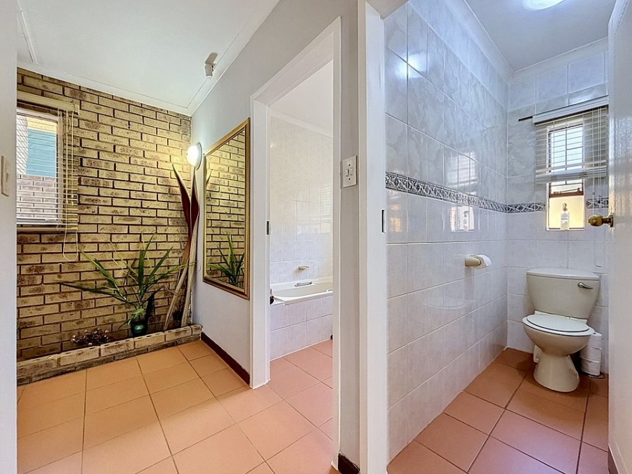4 Bedroom Property for Sale in Erasmuskloof Gauteng
