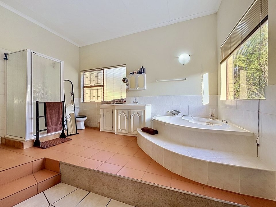 4 Bedroom Property for Sale in Erasmuskloof Gauteng